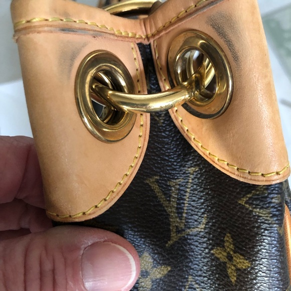 Louis Vuitton Galleria PM Monogram Shoulder Bag - Picture 10 of 14